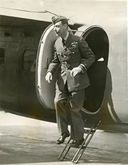 HM King George VI (in RAF uniform) leaves a de Havilland HM King George VI (in RAF uniform) leaves a de Havilland