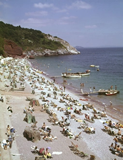 Holidaymakers at Babbacombe Beach, Torquay, Devon Holidaymakers at Babbacombe Beach, Torquay, Devon