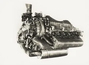 Mechanical Engineering History Prints: Lion VIID engine with double reduction gear