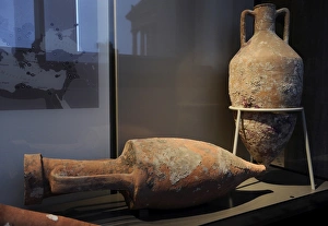 Italian wine amphora. Pottery. 1st century BC Italian wine amphora. Pottery. 1st century BC