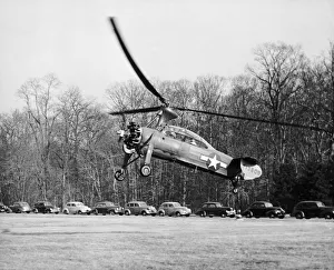 Kellett Yo-60 Autogyro Flying with Parked Cars and Trees? Kellett Yo-60 Autogyro Flying with Parked Cars and Trees?