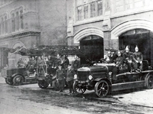 LCC-LFB engines and crews, Whitechapel fire station LCC-LFB engines and crews, Whitechapel fire station
