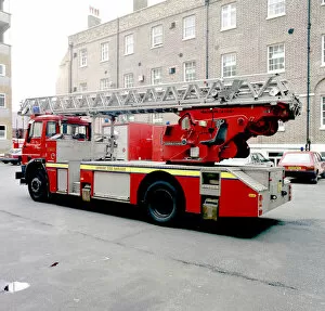 Images Dated 31st May 1994: LFDCA-LFB Dodge / Carmichael turntable ladder
