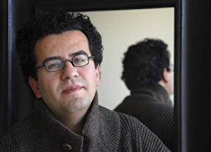 MATAR, Hisham (1970). Libyan writer. Portrait MATAR, Hisham (1970). Libyan writer. Portrait