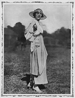 Mrs Vernon Castle with her monkey, Rastus Mrs Vernon Castle with her monkey, Rastus