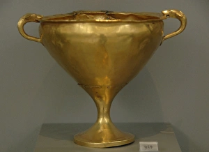 Mycenaean art. Treasury of the Acropolis of Mycenae. Golden Mycenaean art. Treasury of the Acropolis of Mycenae. Golden