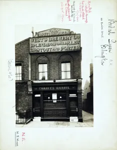 London Boozer Photographs Prints: Photograph of British Queen PH, Islington, London
