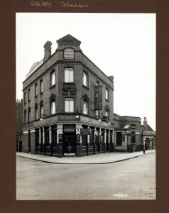 London Boozer Photographs Prints: Photograph of Railway Tavern, Tottenham, London