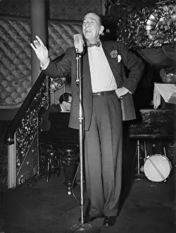 Noel Coward in cabaret at the Cafe de Paris Noel Coward in cabaret at the Cafe de Paris