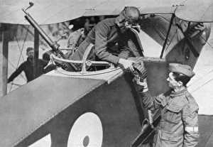 Observer with ammunition for Lewis gun, WW1
