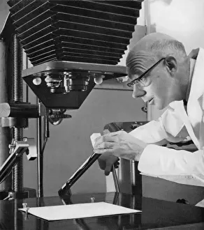 Printing Industry History Prints: Operating a Vertical Projector