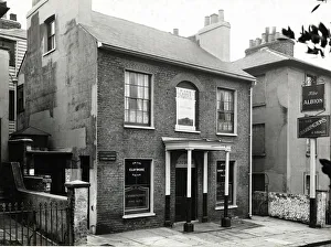 Photograph of Albion PH, Gravesend, Kent Photograph of Albion PH, Gravesend, Kent