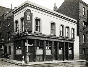 Photograph of Barley Mow PH, Shadwell, London Photograph of Barley Mow PH, Shadwell, London