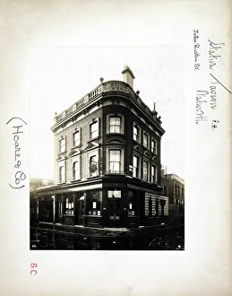 New images august 2021/photograph station tavern walworth london New images august 2021/photograph station tavern walworth london