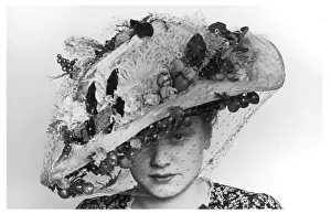 Straw Hat Fashion Prints: Picture Hat