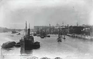Maritime History England Prints: London from Tower Bridge