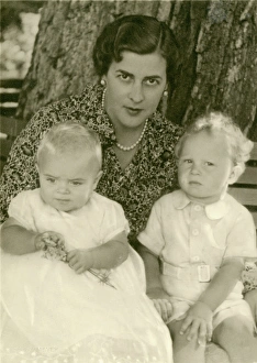 Princess Margarita of Greece with her children Princess Margarita of Greece with her children