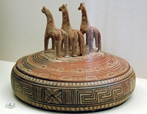 Pyxis decorated. Geometric period. Greece Pyxis decorated. Geometric period. Greece