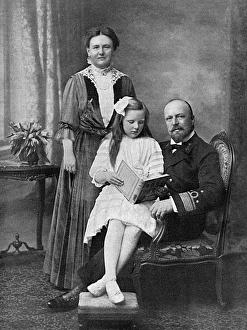 Queen Wilhelmina of Holland and family Queen Wilhelmina of Holland and family