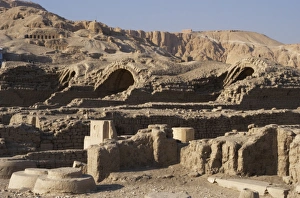 Ramesseum. Temple area designed to barns or warehouses. Luxo Ramesseum. Temple area designed to barns or warehouses. Luxo