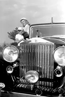 Rolls Royce Silver Wraith Print: Elegant 1950s Motorcar