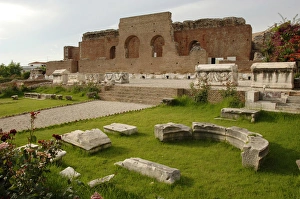 Roman Art. Greece. Odeon. Built with brick walls in the 2nd Roman Art. Greece. Odeon. Built with brick walls in the 2nd