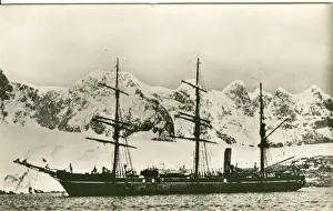 British National Antarctic Expedition Prints: RSS Discovery in the Antarctic