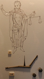 Scale with weights of platinum, 13th century Scale with weights of platinum, 13th century