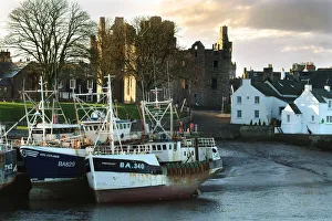 Scallop dredgers, Kirkcudbright Harbour, SW Scotland Scallop dredgers, Kirkcudbright Harbour, SW Scotland