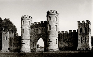 A Sham Castle / Folly (only a frontage), Bath A Sham Castle / Folly (only a frontage), Bath