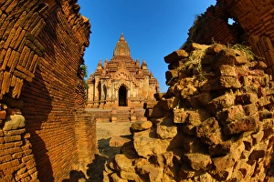 Shwe Leik Too Pagoda in Bagan, Myanmar (Burma) Shwe Leik Too Pagoda in Bagan, Myanmar (Burma)