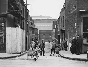 20th Century Britain Prints: Social Scene / Wapping