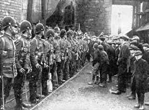 Soldiers at Brynkinalt Colliery, 1912 Soldiers at Brynkinalt Colliery, 1912