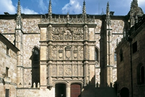 SPAIN. Salamanca. University of Salamanca. Facade SPAIN. Salamanca. University of Salamanca. Facade