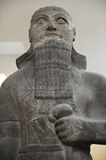 Statue of a Assyrian King Shalmaneser III (858-824 BC) Statue of a Assyrian King Shalmaneser III (858-824 BC)