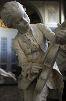 Statue of Wolfgang Amadeus Mozart (1756-1791) as a child pla Statue of Wolfgang Amadeus Mozart (1756-1791) as a child pla