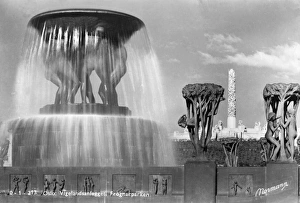 Statues and fountain in the Frognerpark, Oslo, Norway Statues and fountain in the Frognerpark, Oslo, Norway