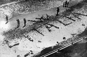 Early 1930s Beach Scene Print: Sunbathers Form "Italia"