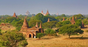 Temples and pagodas on the Plain of Bagan, Myanmar Temples and pagodas on the Plain of Bagan, Myanmar