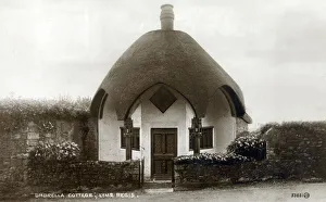 Umbrella Cottage, Lyme Regis, Dorset. Date: circa 1909 Umbrella Cottage, Lyme Regis, Dorset. Date: circa 1909
