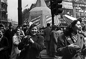 VE Day Celebrations - Piccadilly Circus VE Day Celebrations - Piccadilly Circus