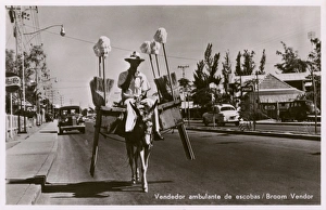 Venezuela - Broom, brush and mop salesman Venezuela - Broom, brush and mop salesman