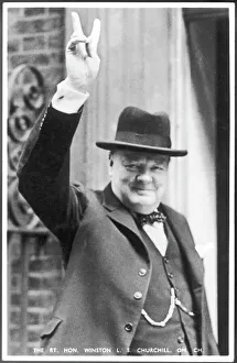 W Churchill Gives V Sign