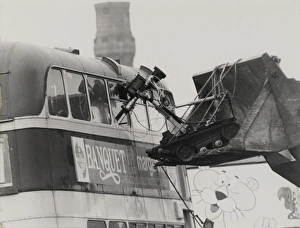 The wheelbarrow remote control detonation device The wheelbarrow remote control detonation device