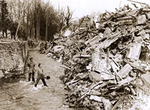 WW1 - Chateau Caulaincourt destroyed - Passage over Somme WW1 - Chateau Caulaincourt destroyed - Passage over Somme