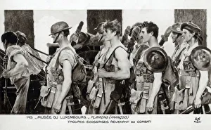 WW1 - Scottish soldiers return from combat WW1 - Scottish soldiers return from combat