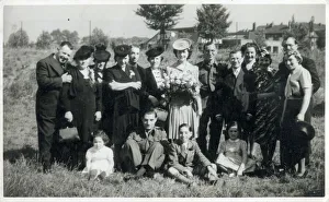 WW2 - Home front - Wartime marriage group WW2 - Home front - Wartime marriage group