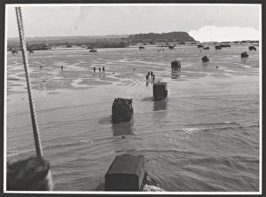 WW2 - Operation Overlord - unloading equipment WW2 - Operation Overlord - unloading equipment