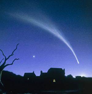Artwork of a comet Artwork of a comet