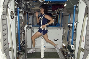 Astronaut exercising on the ISS C016/4207 Astronaut exercising on the ISS C016/4207